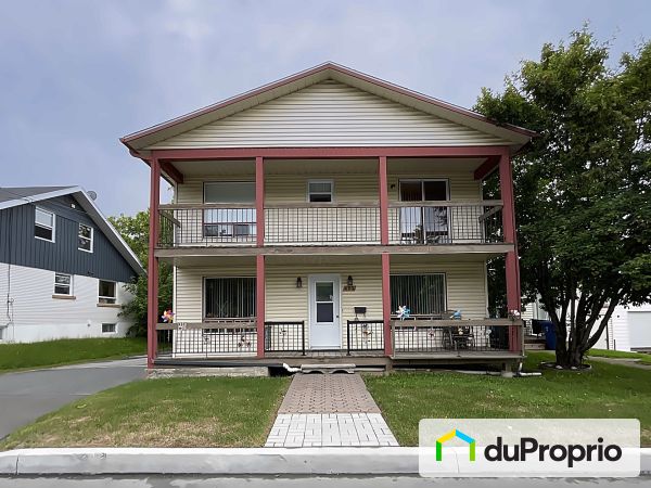 Front Balcony - 458-464, 18e Rue Ouest, St-Georges for sale