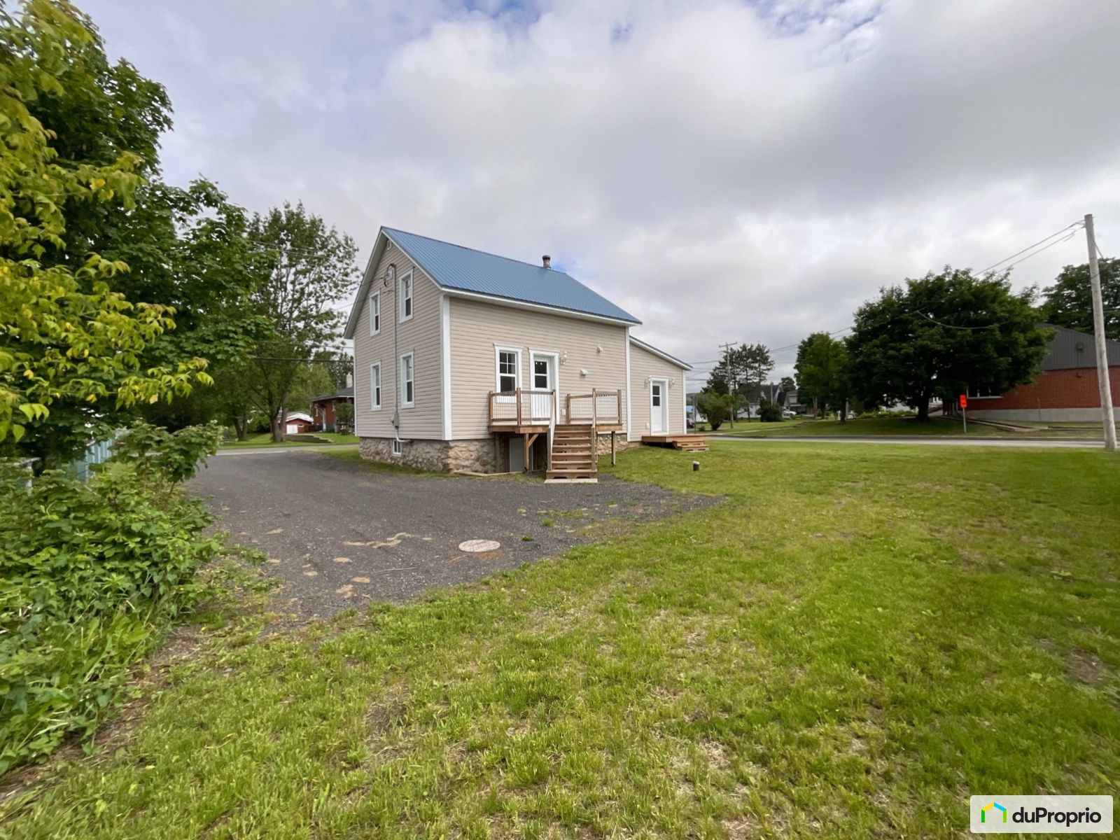 Maison à un étage et demi à vendre StJanvierDeJoly 3 chambres 1046639