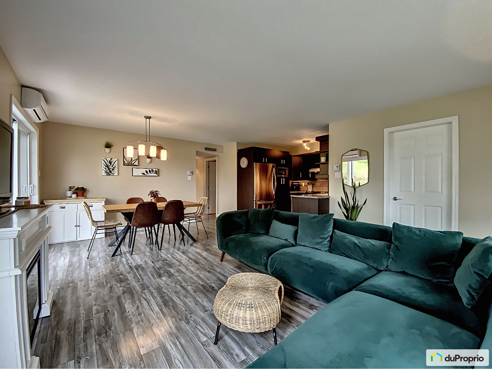 Condominium for sale SteBrigitteDeLaval 3 bedrooms 1046821