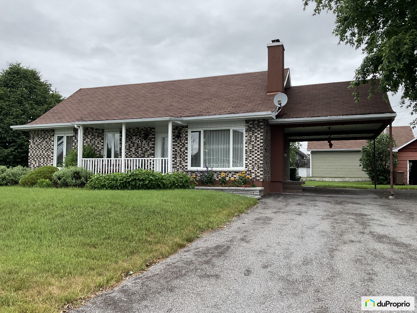 Bungalow à vendre StHonoreDeChicoutimi 4 chambres 1047128