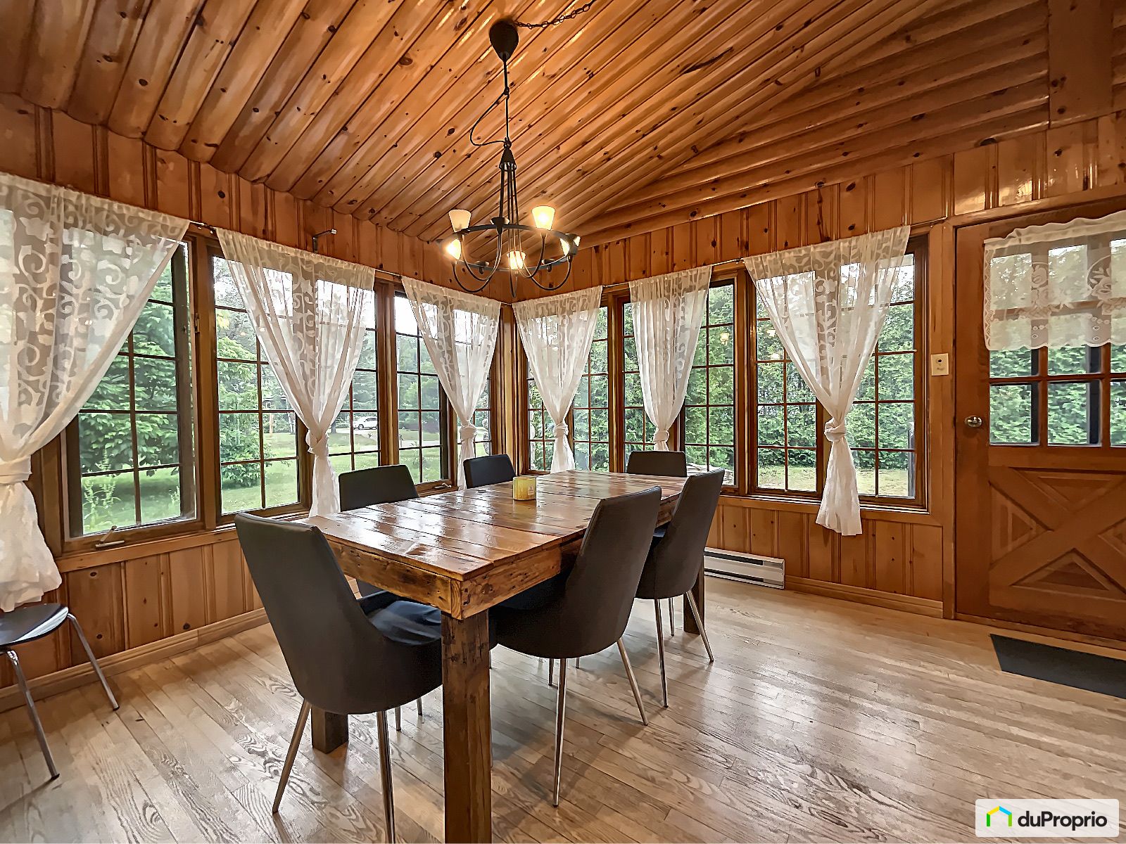 Chalet à vendre StAlexisDesMonts 3 chambres 1 salle de bain 1047324