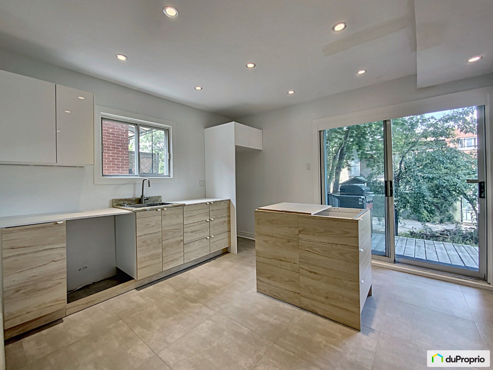 2385 Rue Dickson — photo 2