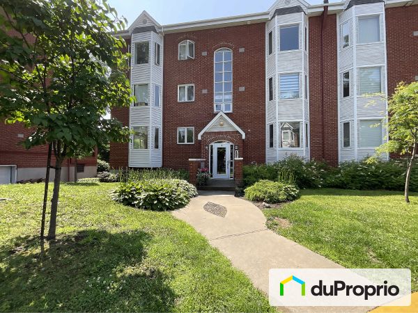 Summer Front - 648 place de Namur, St-Lambert for sale