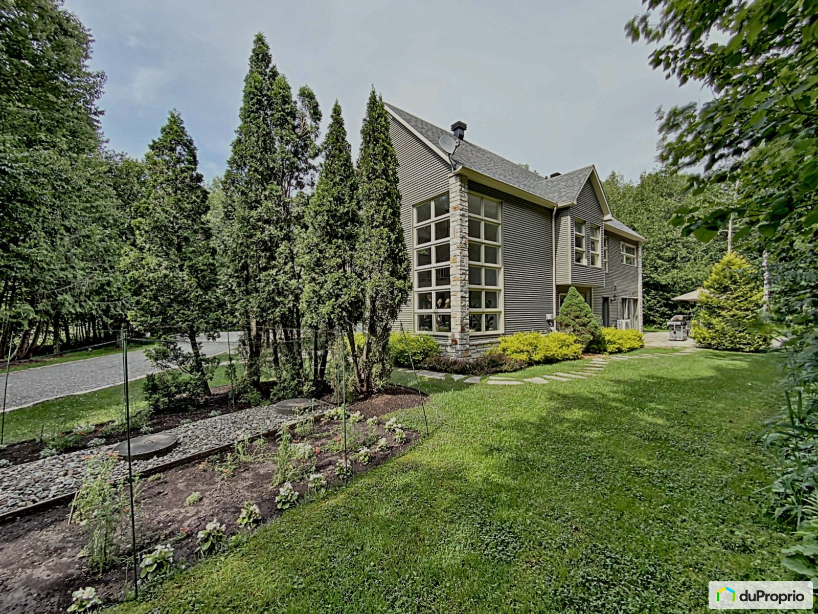 Maison 2 étages à vendre Magog 4 chambres 2 salles de bain 1047893