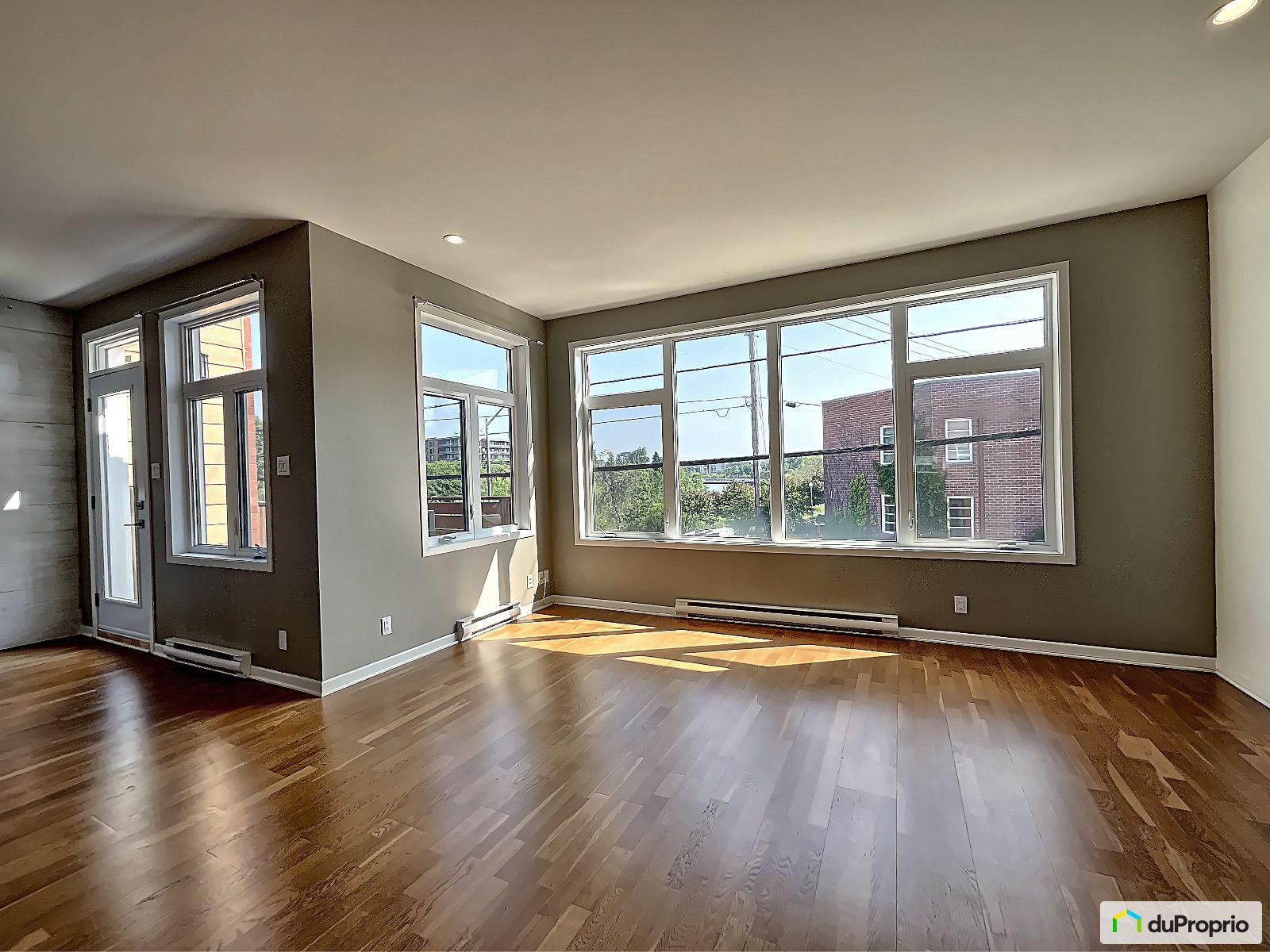 Condo à vendre SaintSauveur 2 chambres 1 salle de bain 1047906