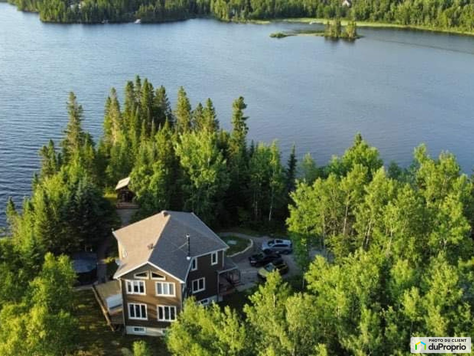 Chalet à vendre LacBouchette 4 chambres 2 salles de bain 1048490