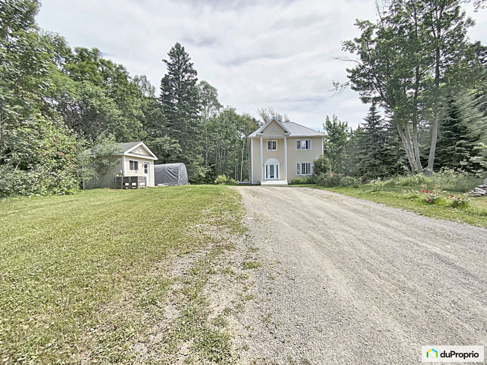 Maison 2 étages à vendre StGabrielDeRimouski 5 chambres 1048495
