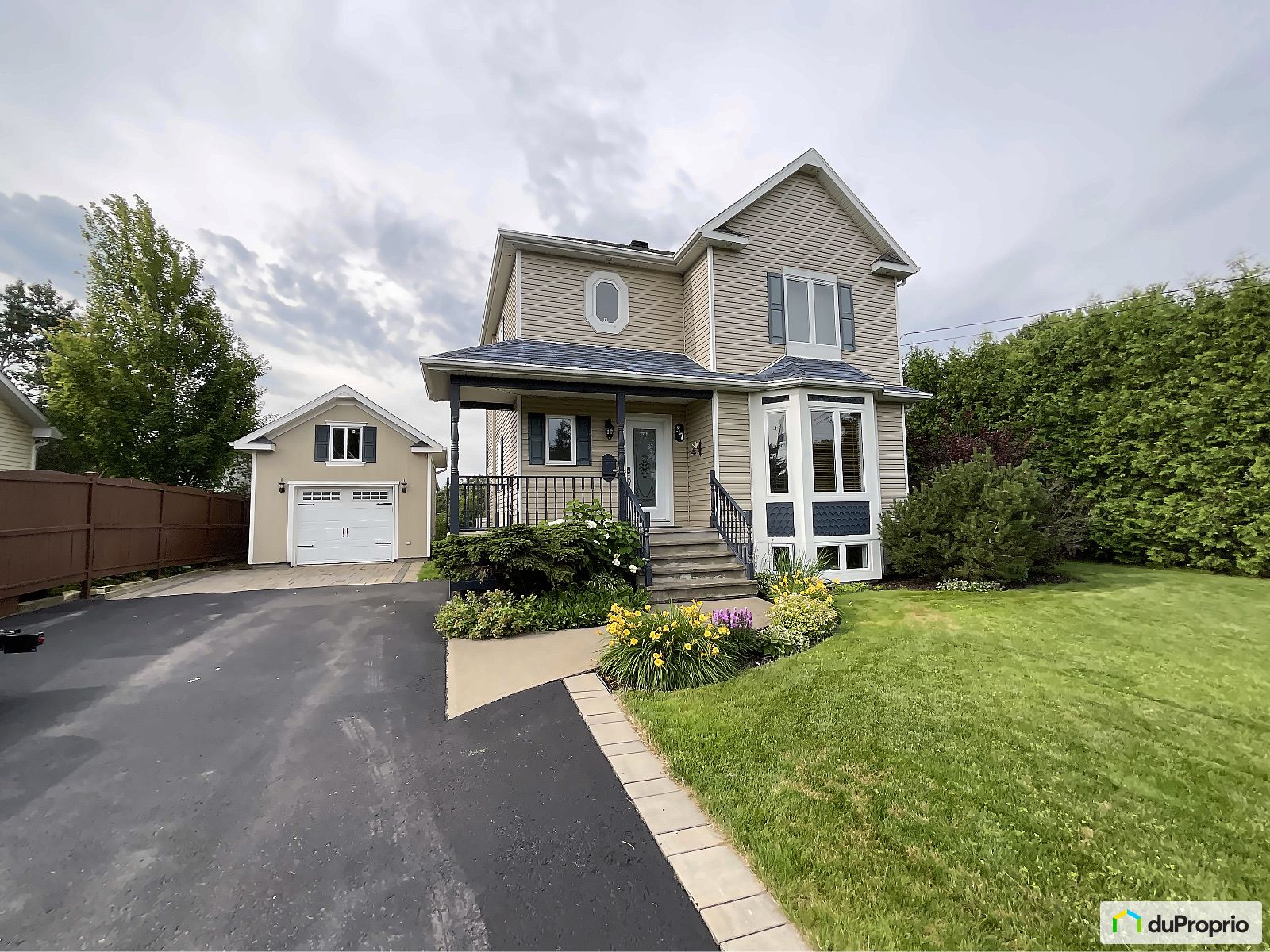 Maison 2 étages à vendre StJeansurRichelieu (StAthanase) 1048705