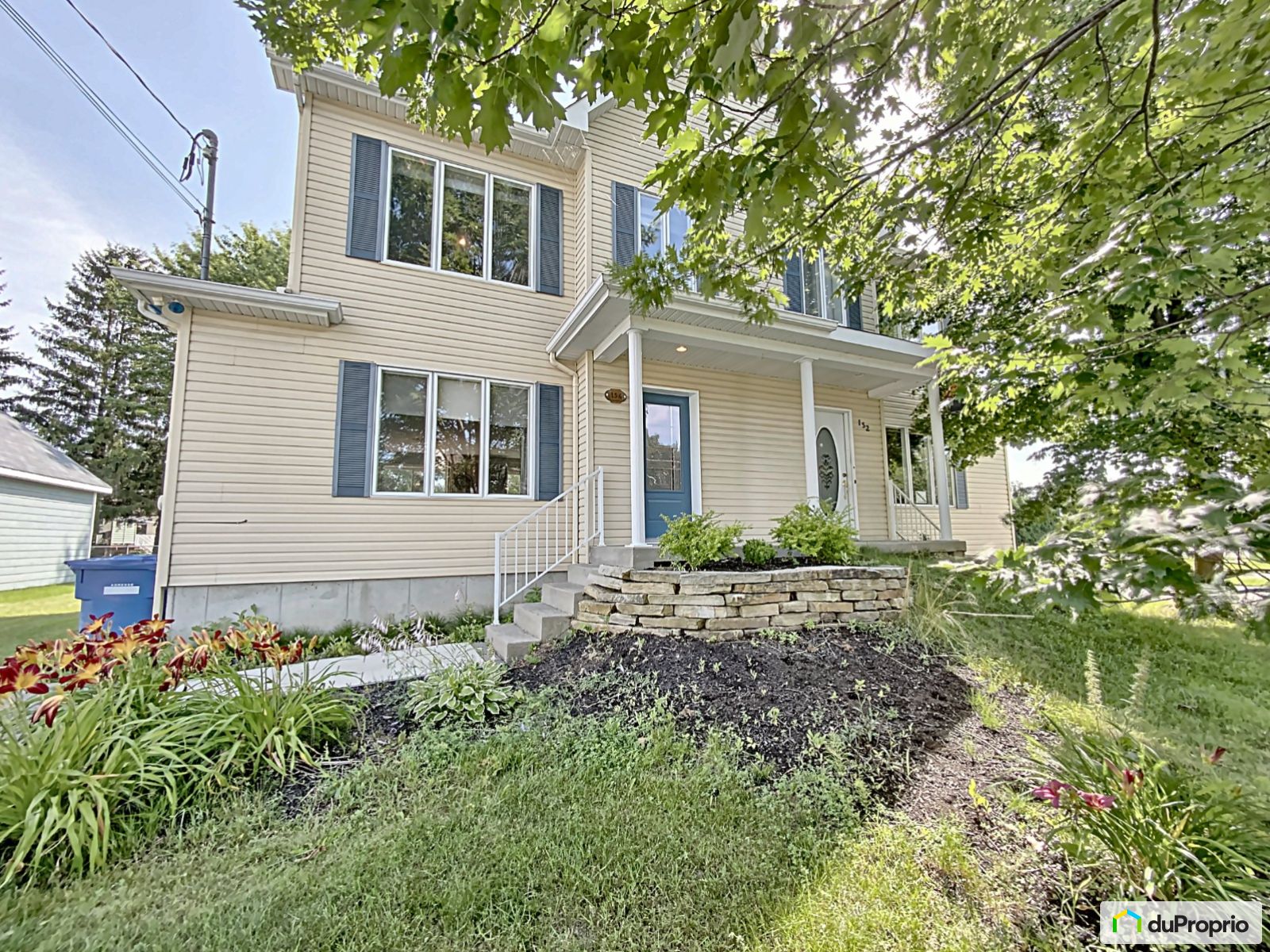 Jumelé à vendre StZotique 3 chambres 2 salles de bain 1049298