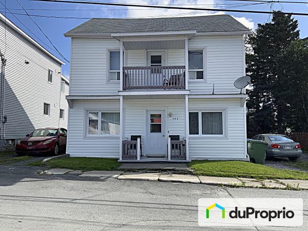 786-788-792, 10e avenue Nord, East Broughton for sale