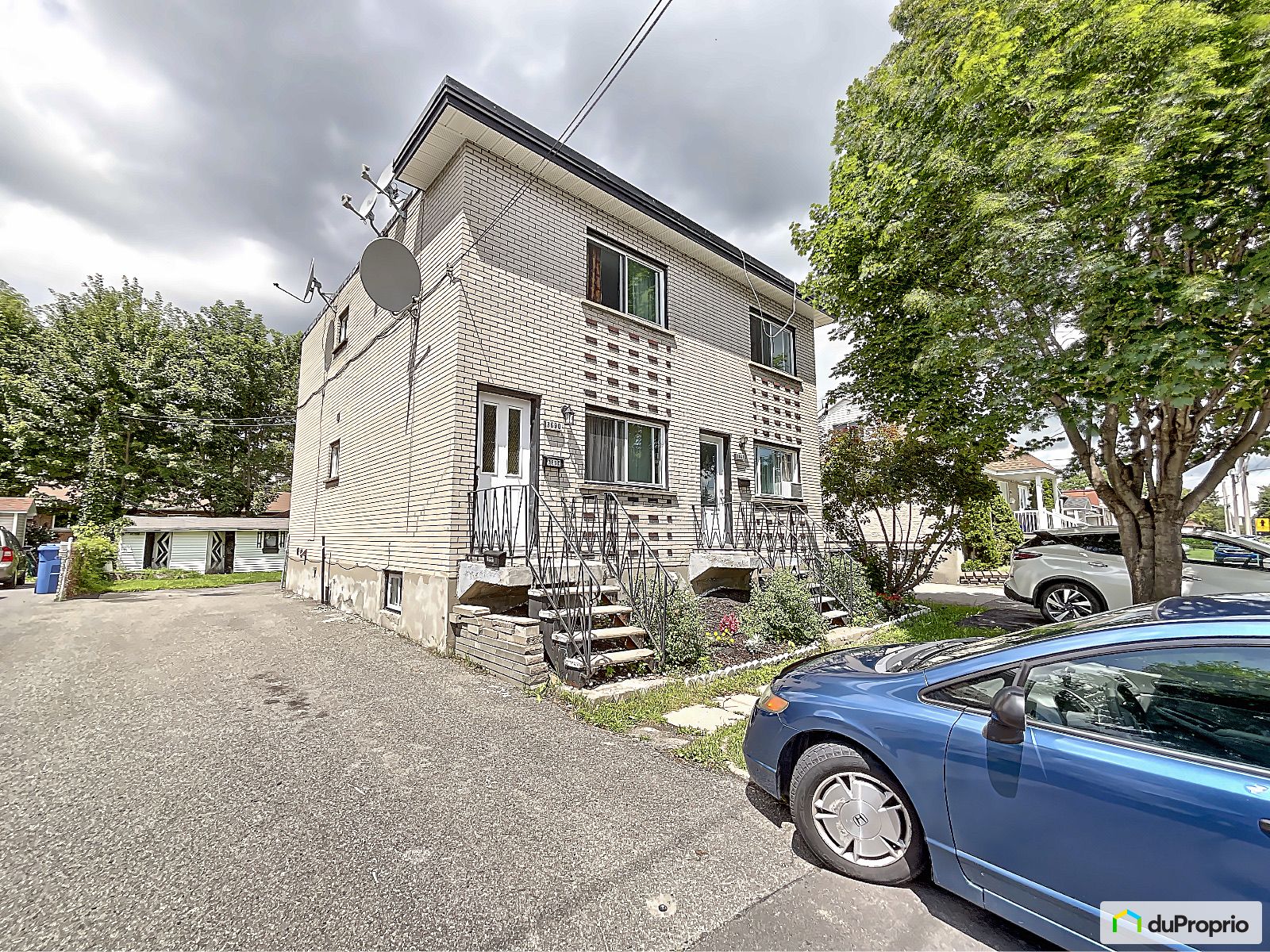 Triplex à vendre Longueuil (StHubert) 8 chambres 3 salles de bain 1050169