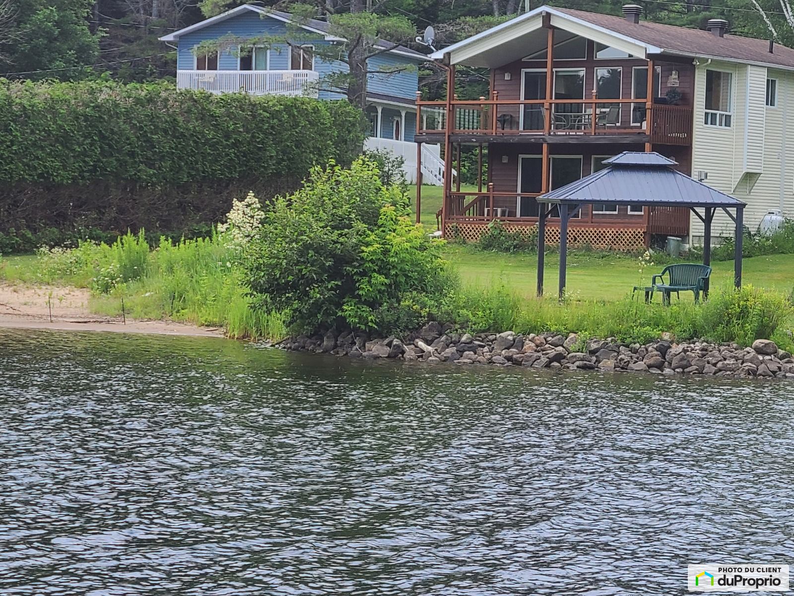 Intergenerational home for sale ValDesMonts 8 bedrooms 930660