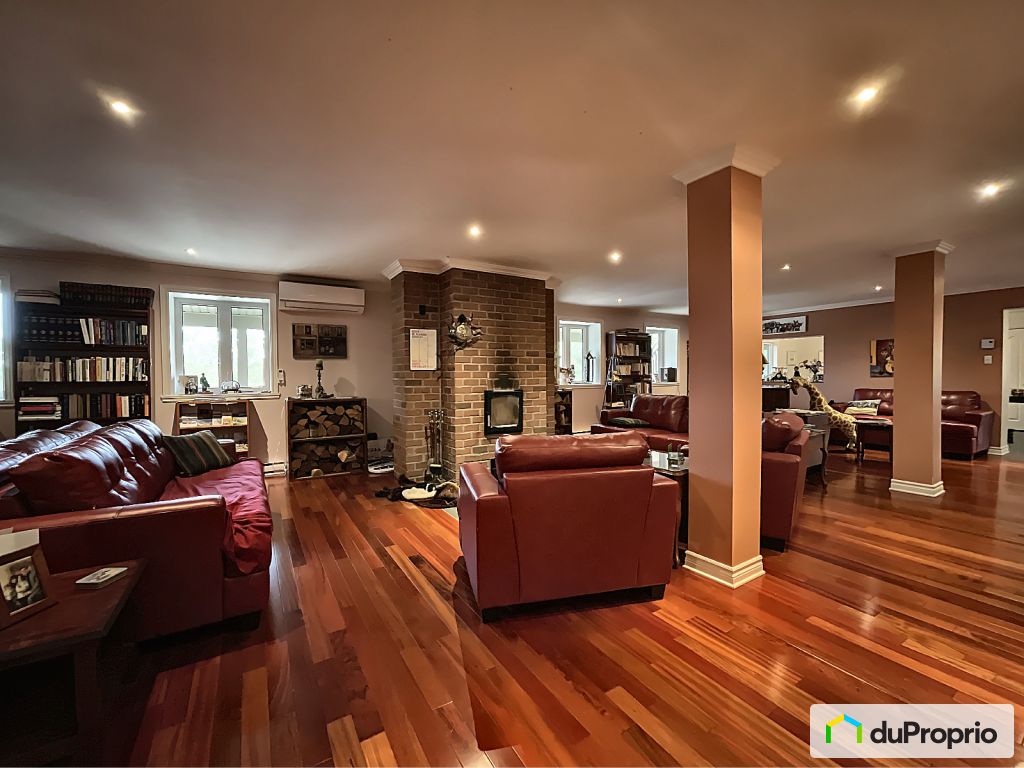 Condos, maisons à vendre, Sutton