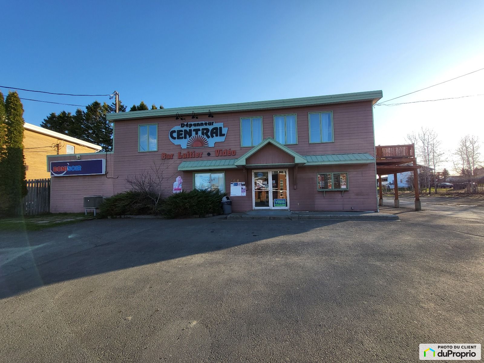 Épicerie/Dépanneur à vendre New Richmond 3 chambres 1049285