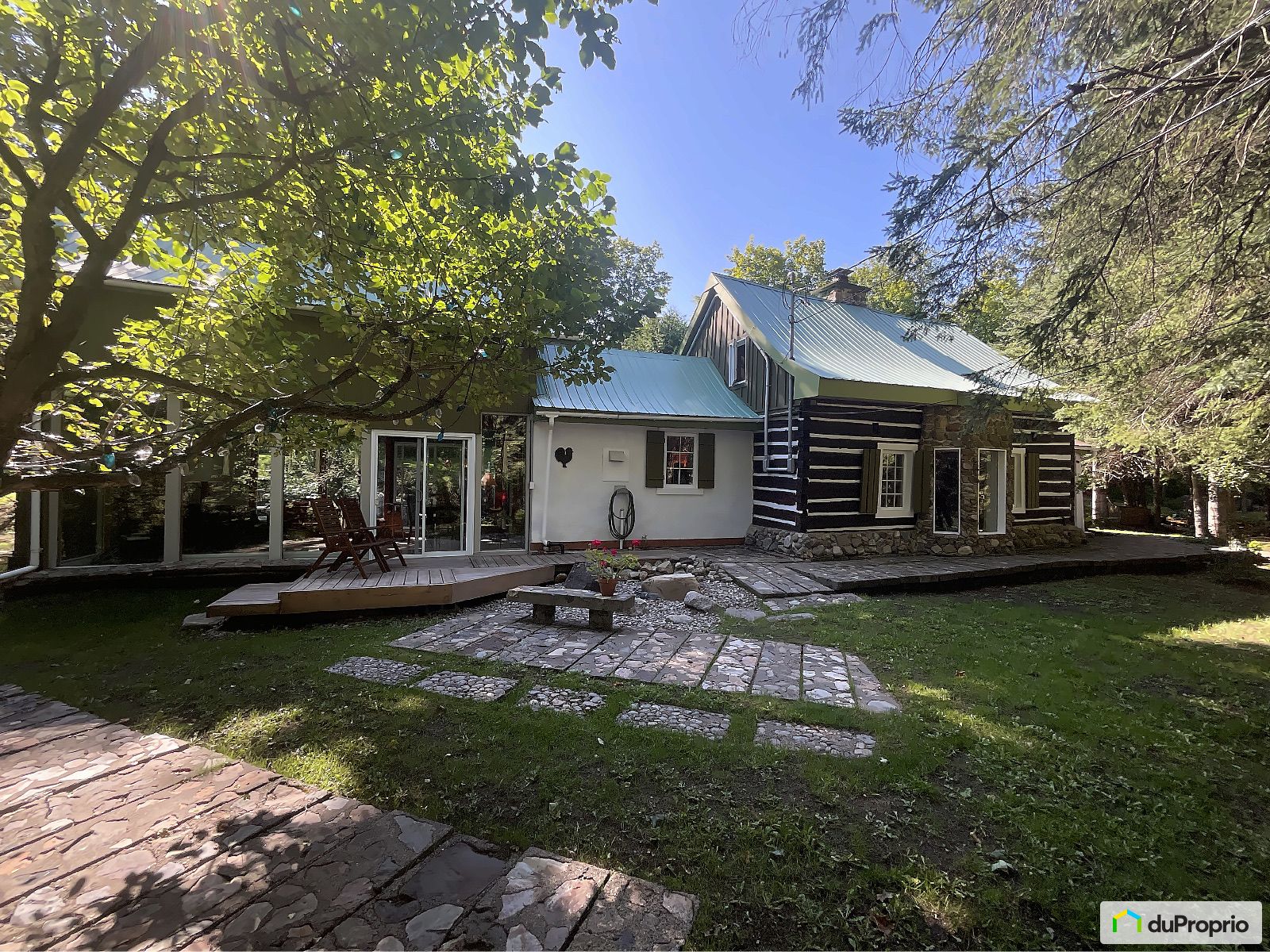 Maison à un étage et demi à vendre StSauveur 2 chambres 1051302