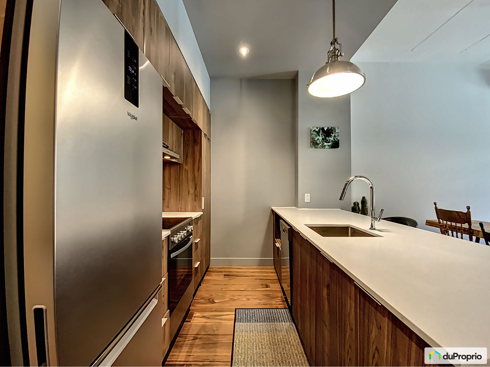 101 385 Rue Saint Martin — photo 3