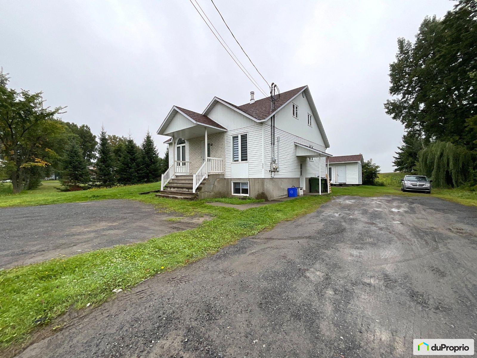 Duplex à vendre StFrançoisDuLac 6 chambres 5 salles de bain 1052336