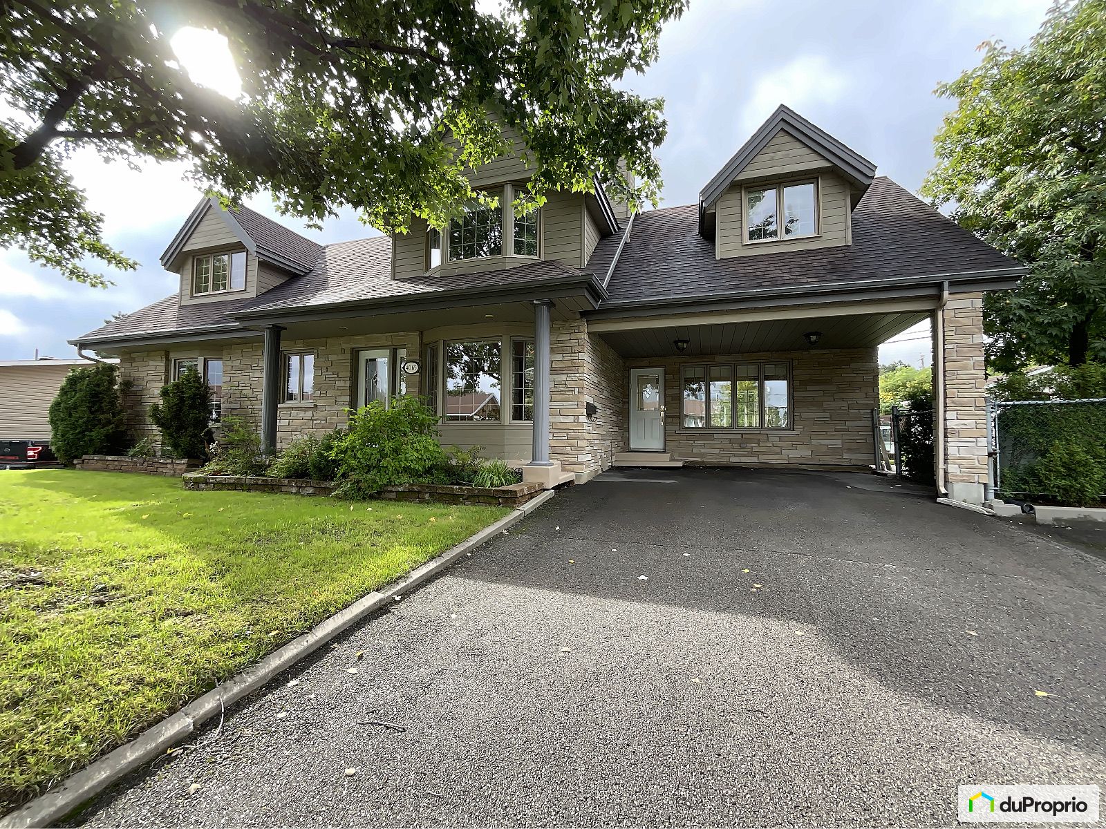 Maison 2 étages à vendre Jonquière (Jonquière) 5 chambres 1025424