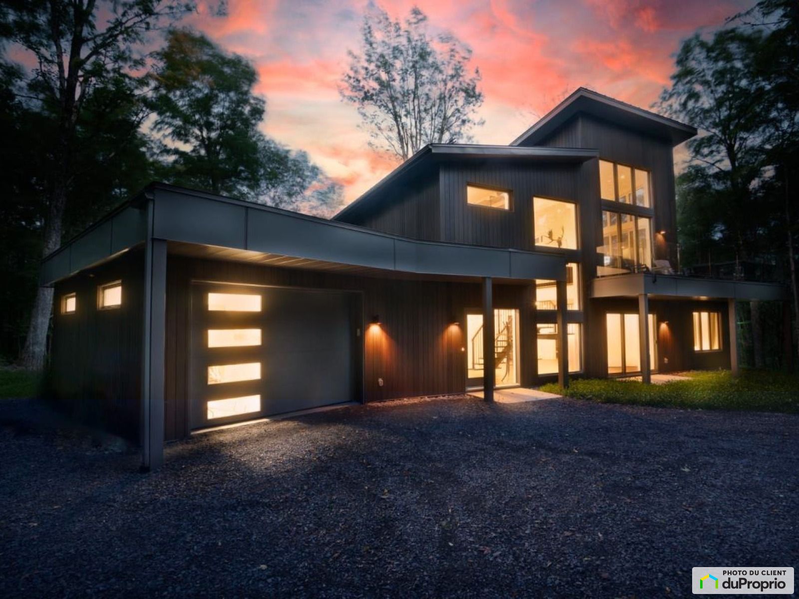 Maison 2 étages à vendre Eastman 4 chambres 2 salles de bain 1035831