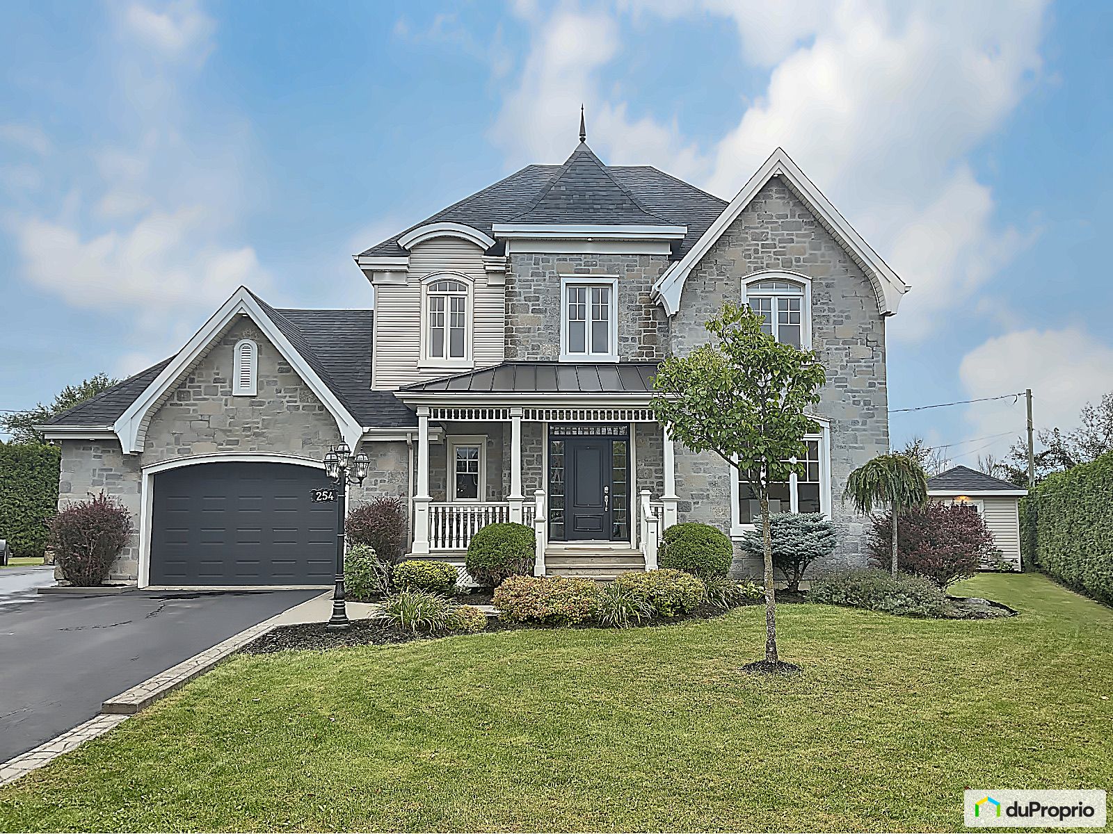 Maison 2 étages à vendre Napierville 5 chambres 1 salle de bain 1036006