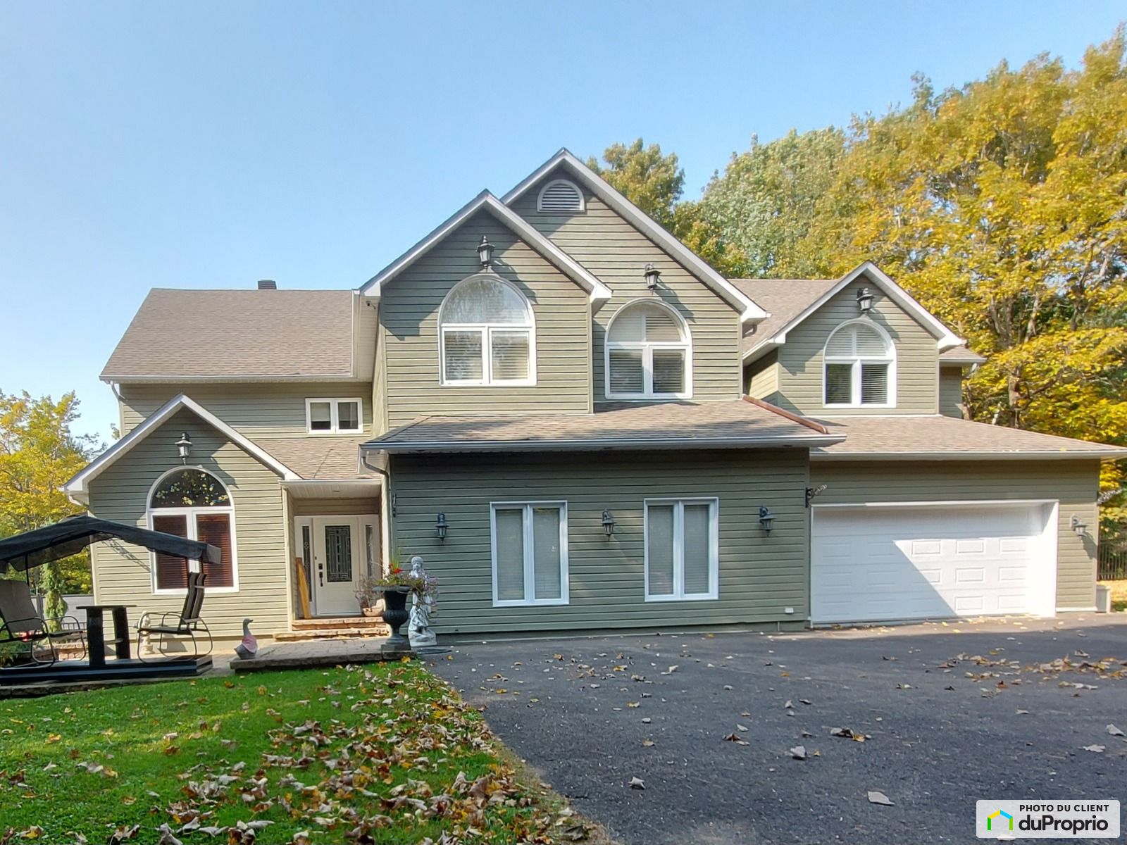 Maison 2 étages à vendre Lachute 4 chambres 3 salles de bain 1043947