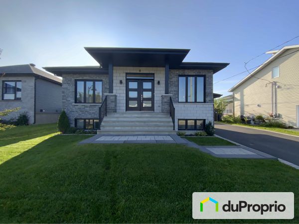 Summer Front - 8 RUE DES SIX-COMTES, St-Charles-sur-Richelieu for sale