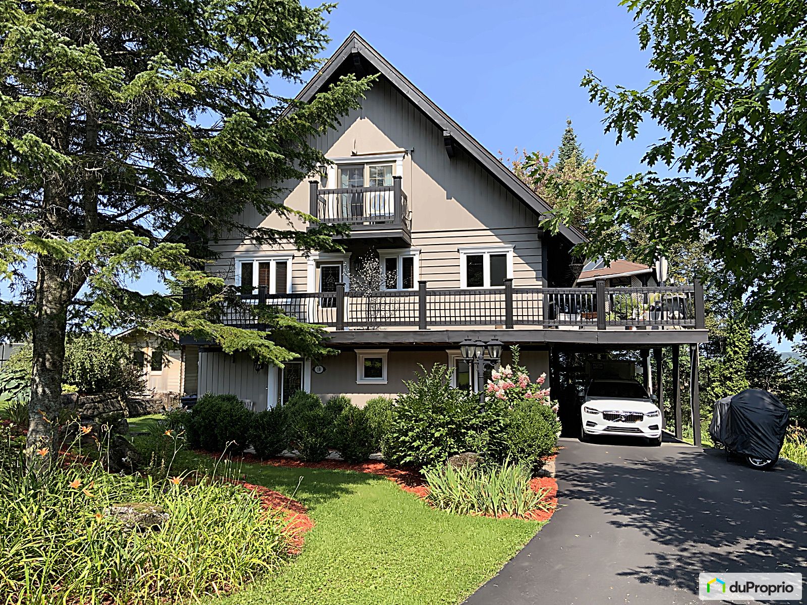 Maison 2 étages à vendre SteAnneDesLacs 3 chambres 1052490