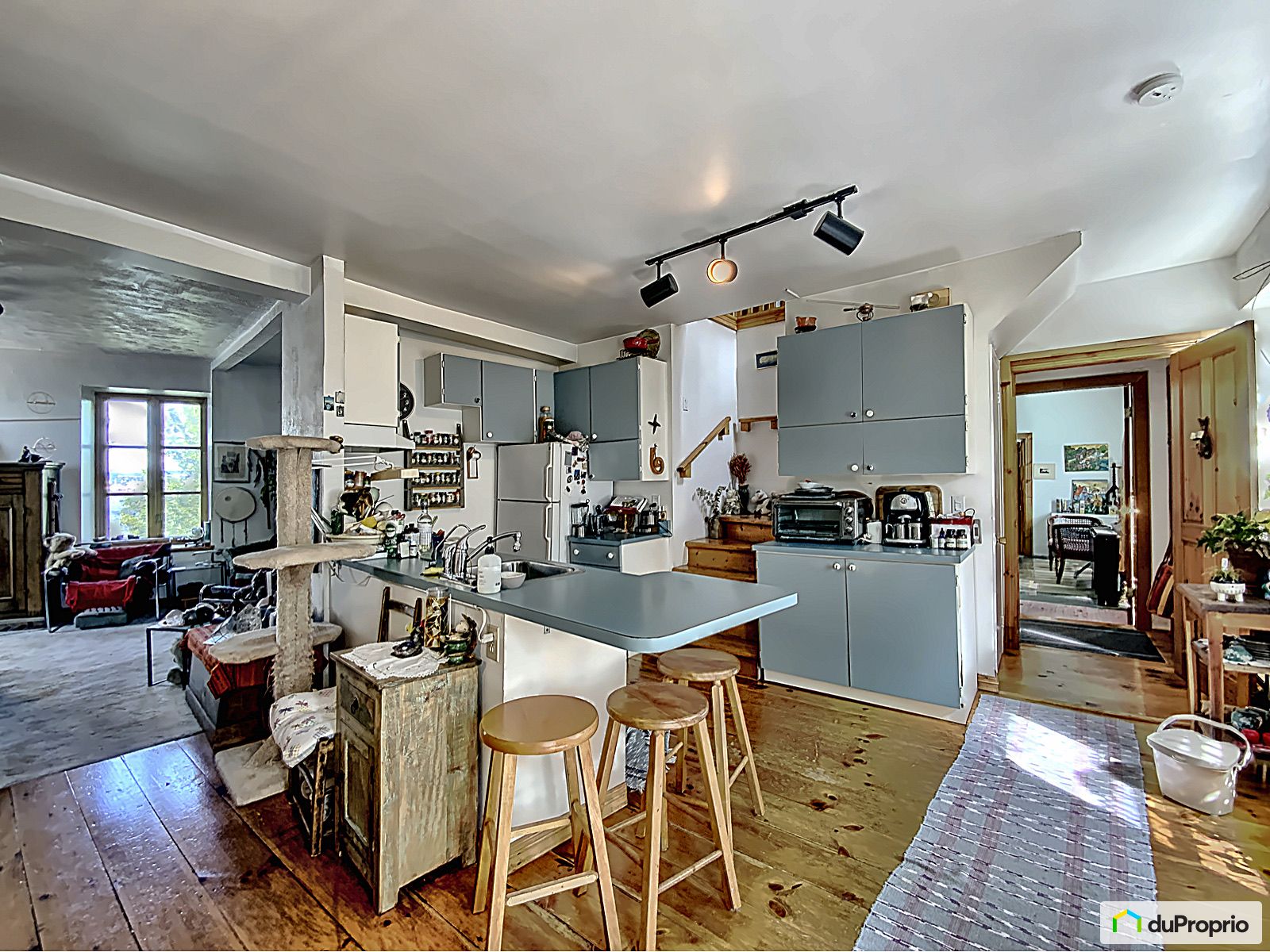 6493 6495 6497 Rue Saint Laure — photo 3