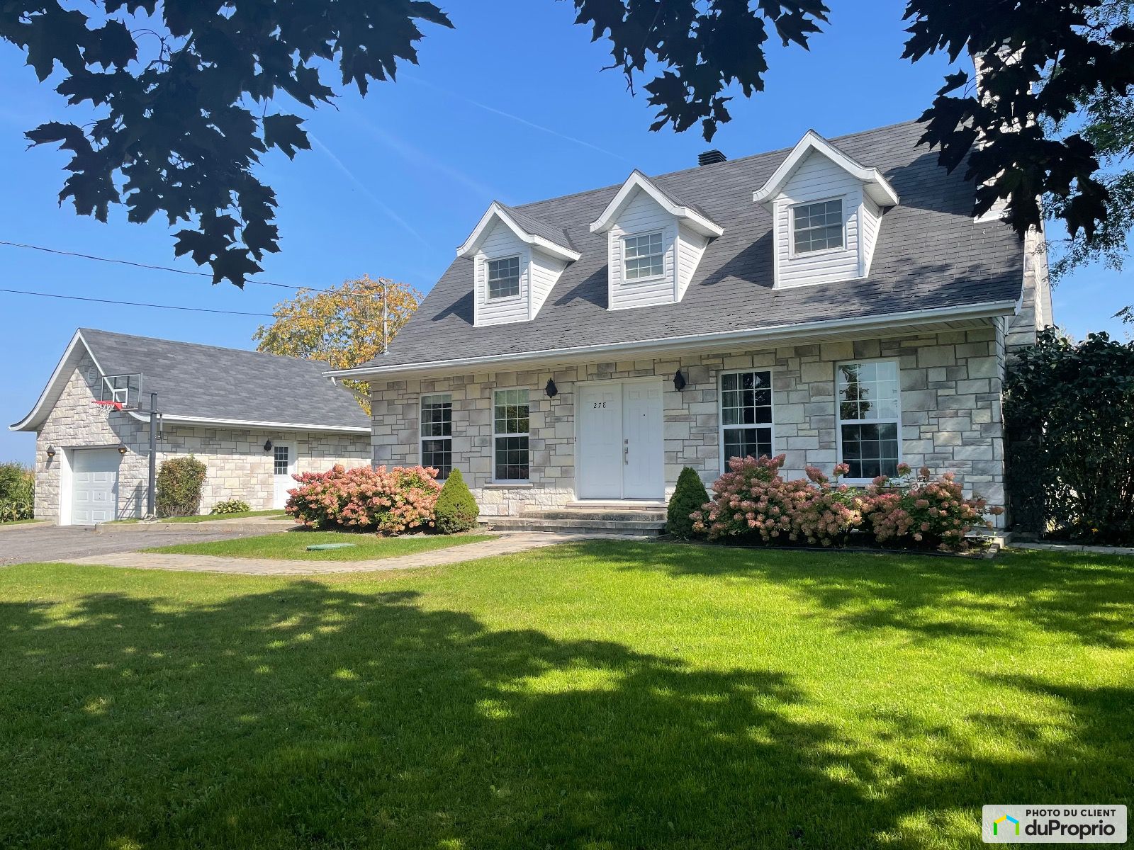 Maison 2 étages à vendre SteAngèleDeMonnoir 4 chambres 1052810