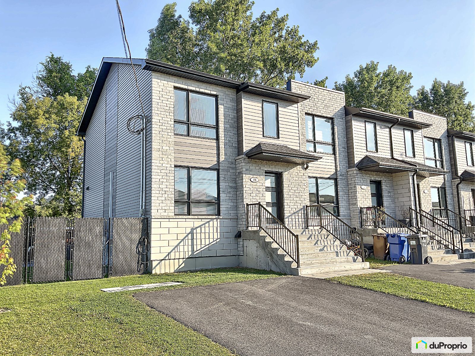 Townhouse for sale StLouisDeGonzague 2 bedrooms 1 bathroom 1052925