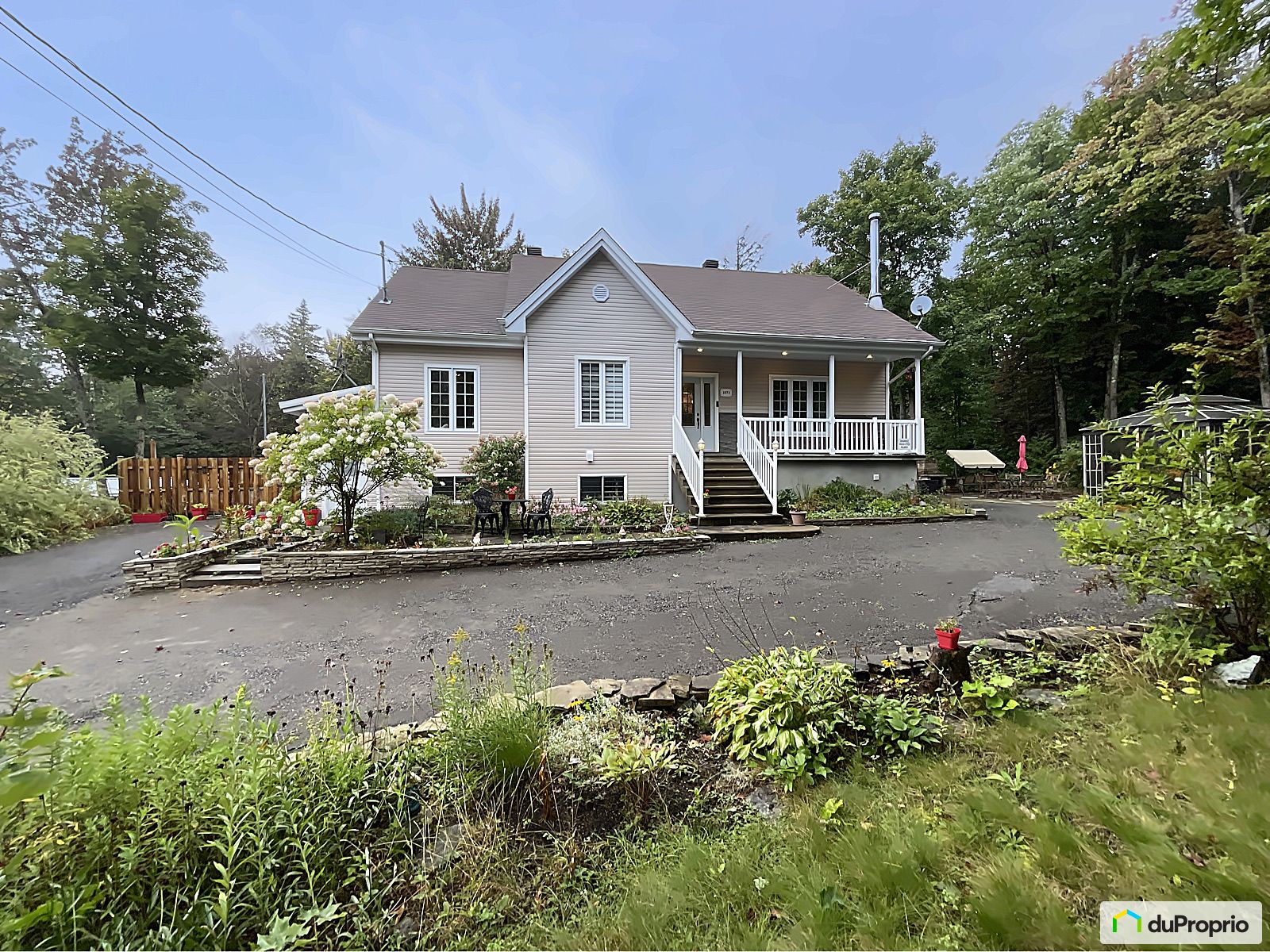 Bungalow for sale Ste-Julienne 5 bedrooms 2 bathrooms