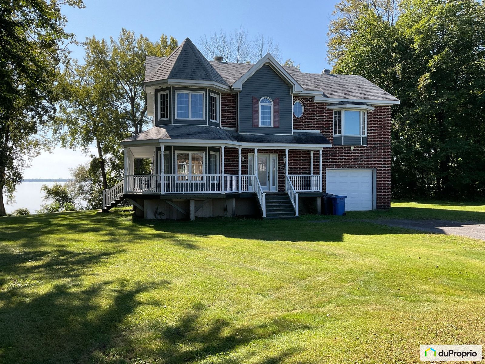 Maison 2 étages à vendre Lanoraie 4 chambres 1 salle de bain 1053398