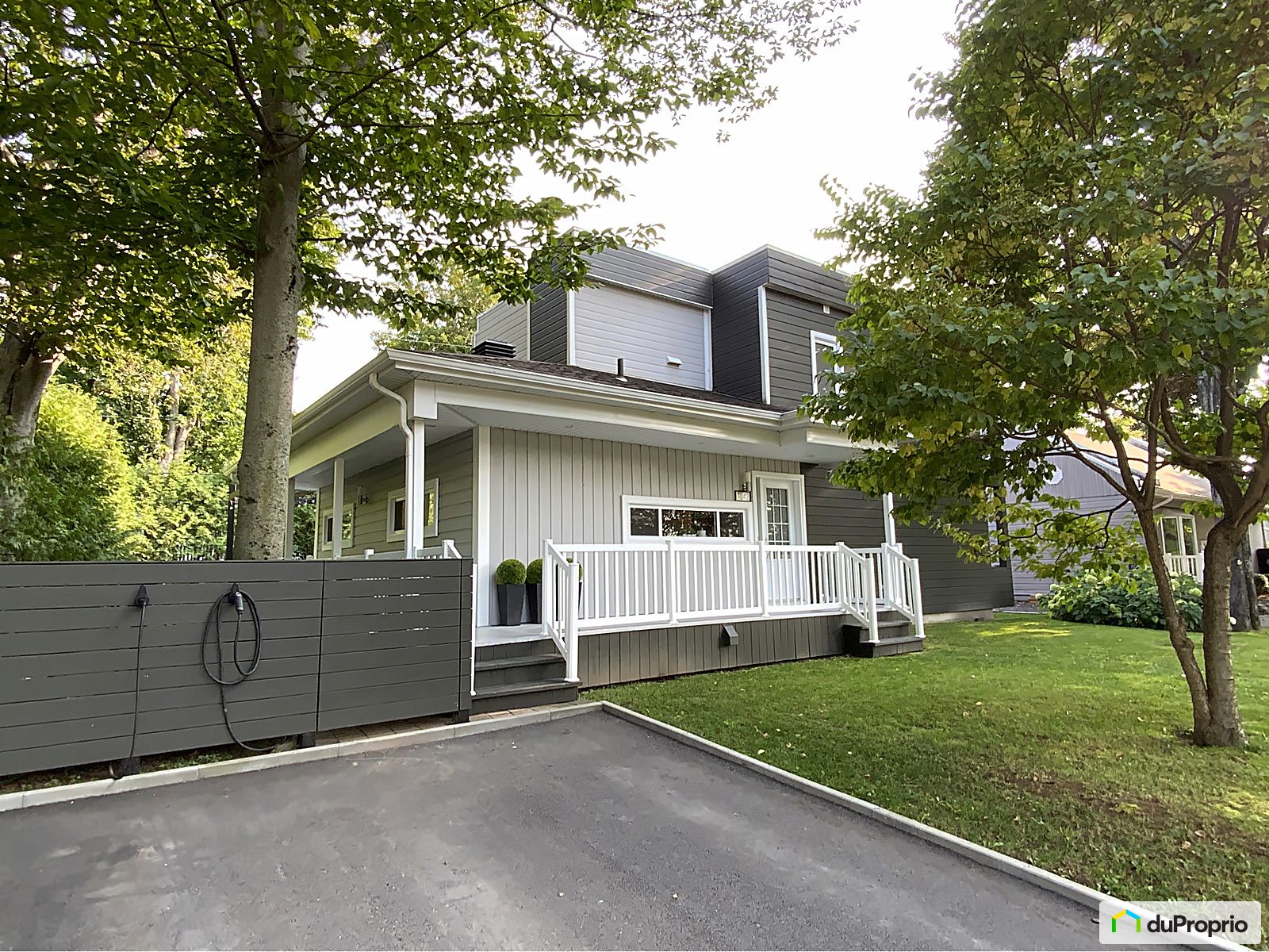 Maison 2 étages à vendre StJeanChrysostome 5 chambres 1053463