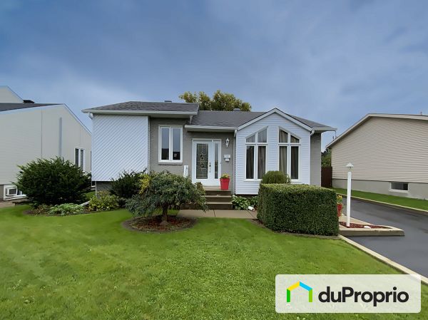 Summer Front - 121 rue Gilles-Labarre, Chateauguay for sale
