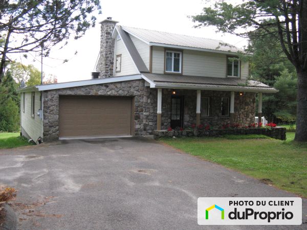 63 chemin de Mont-Rolland, St-Hippolyte à vendre