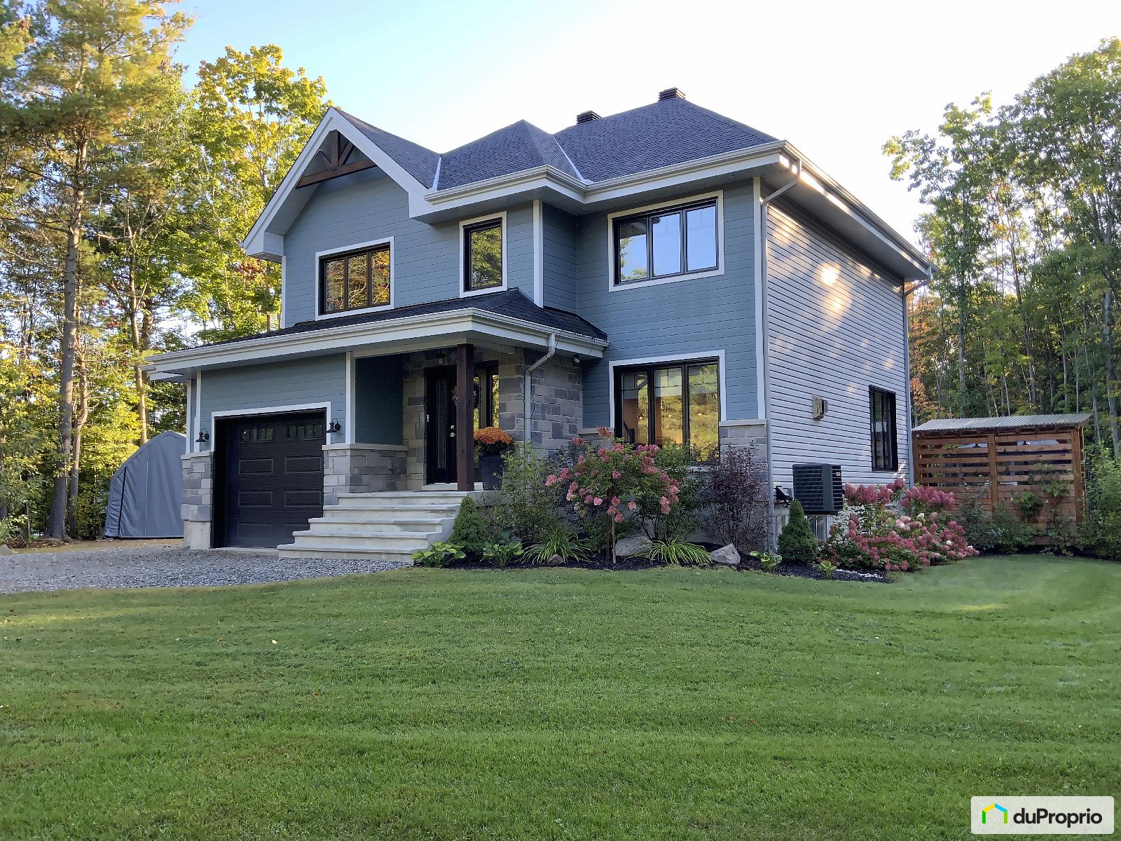 Maison 2 étages à vendre L'AngeGardienOutaouais 6 chambres 1054154
