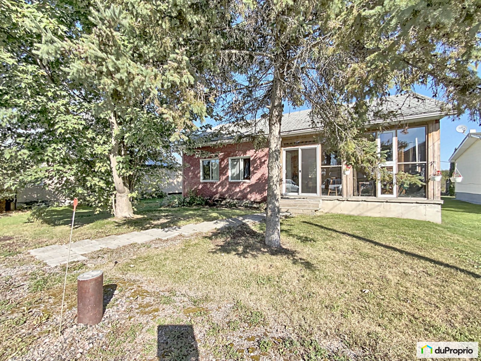 Bungalow à vendre Pontiac 3 chambres 1 salle de bain 1054171