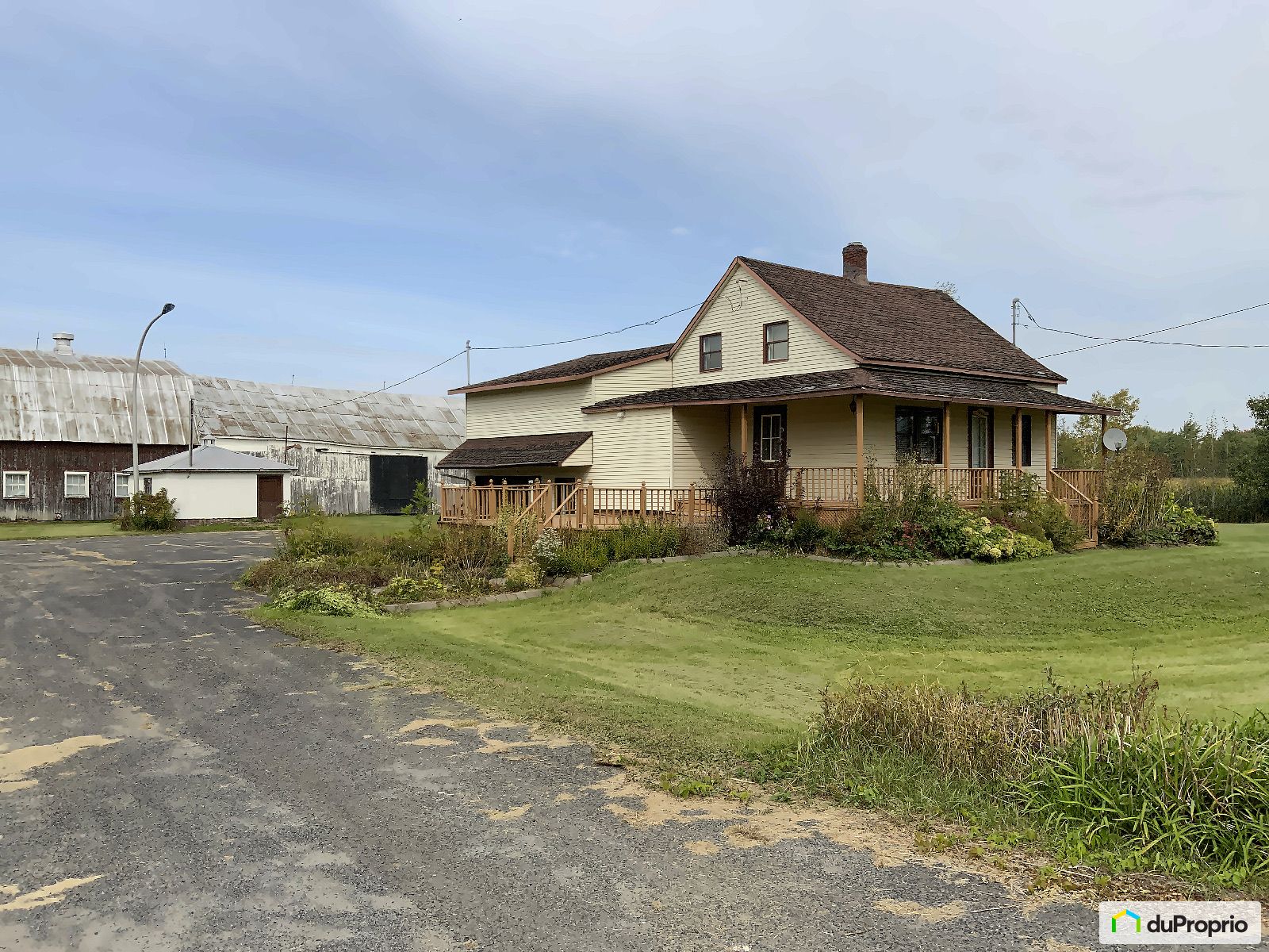 Fermette à vendre Carignan 3 chambres 1 salle de bain #1054421