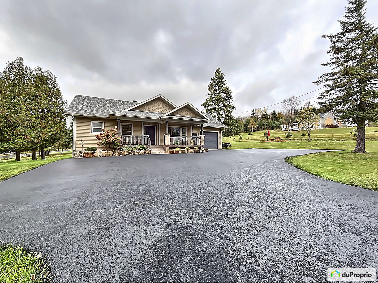 Bungalow à vendre LacMégantic 3 chambres 2 salles de bain 1017237