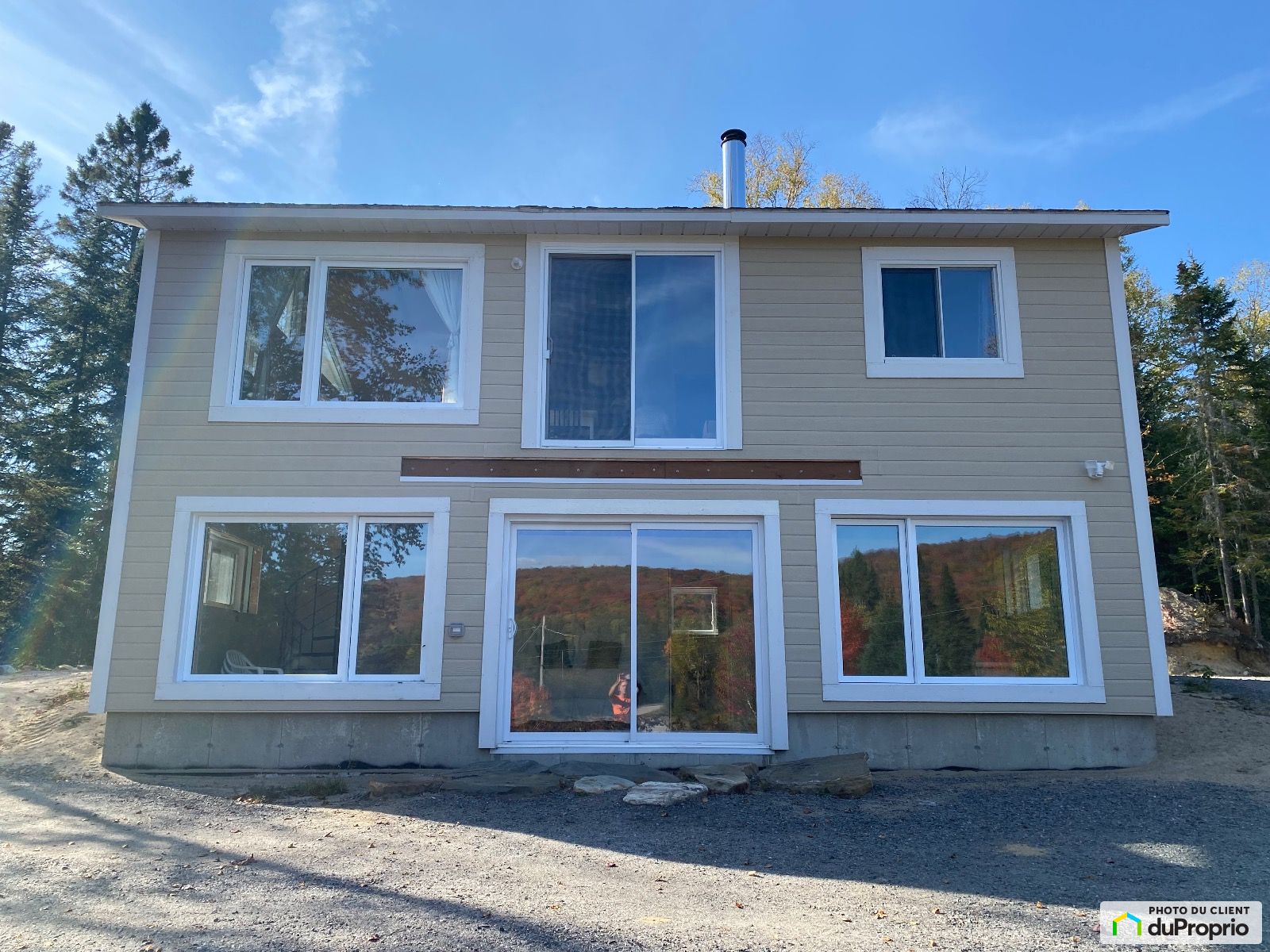 Maison 2 étages à vendre L'Ascension 3 chambres 2 salles de bain 1053007