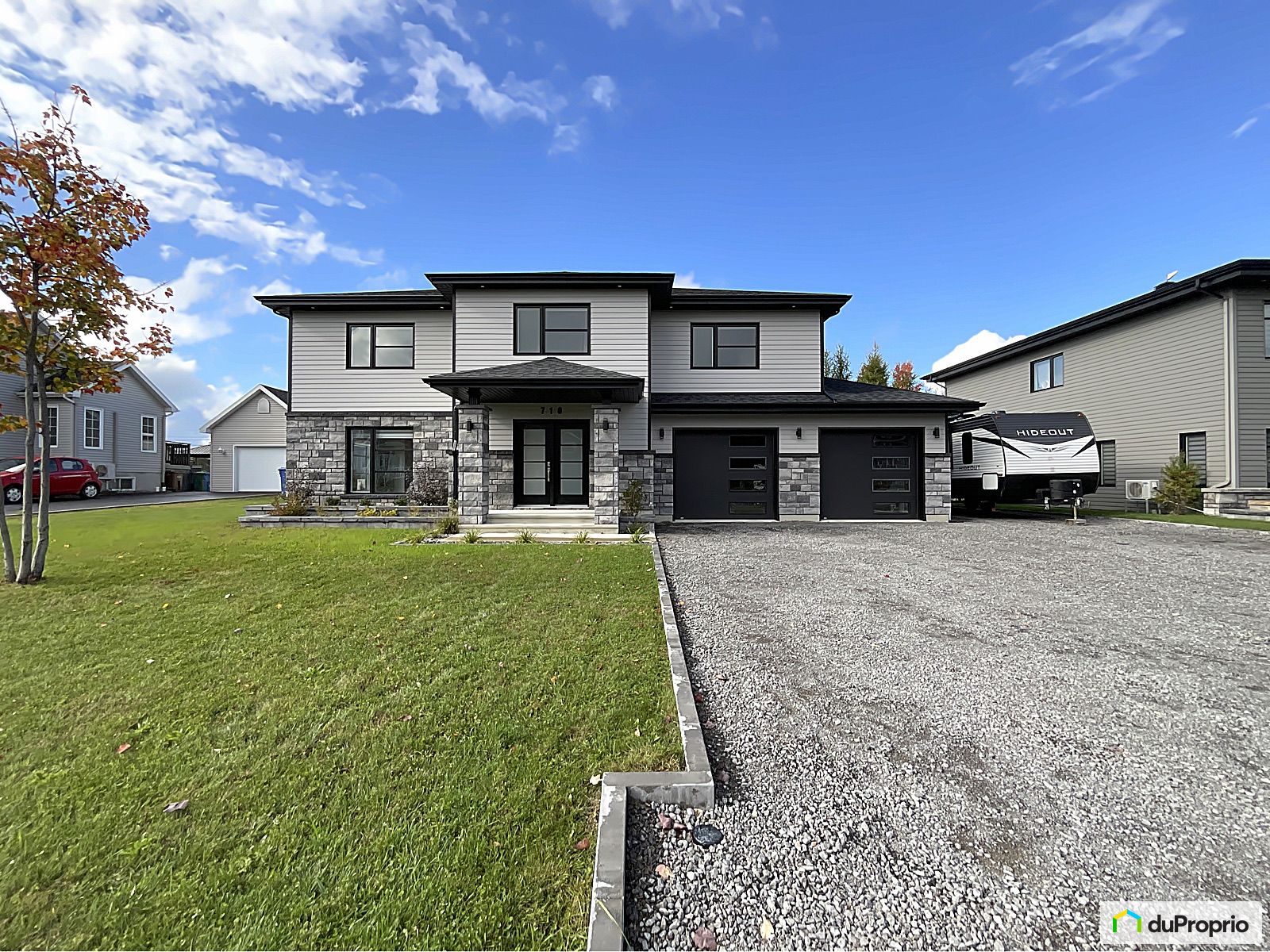 2 Storey for sale StMaurice 3 bedrooms 1 bathroom 1054533