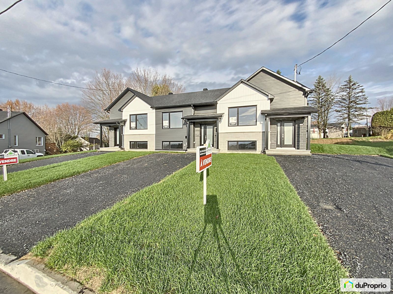 Maison en rangée / de ville neuve à vendre East Angus 1 chambre 1055948 Maison en rangée / de ville neuve à vendre East Angus 1 chambre 1055948