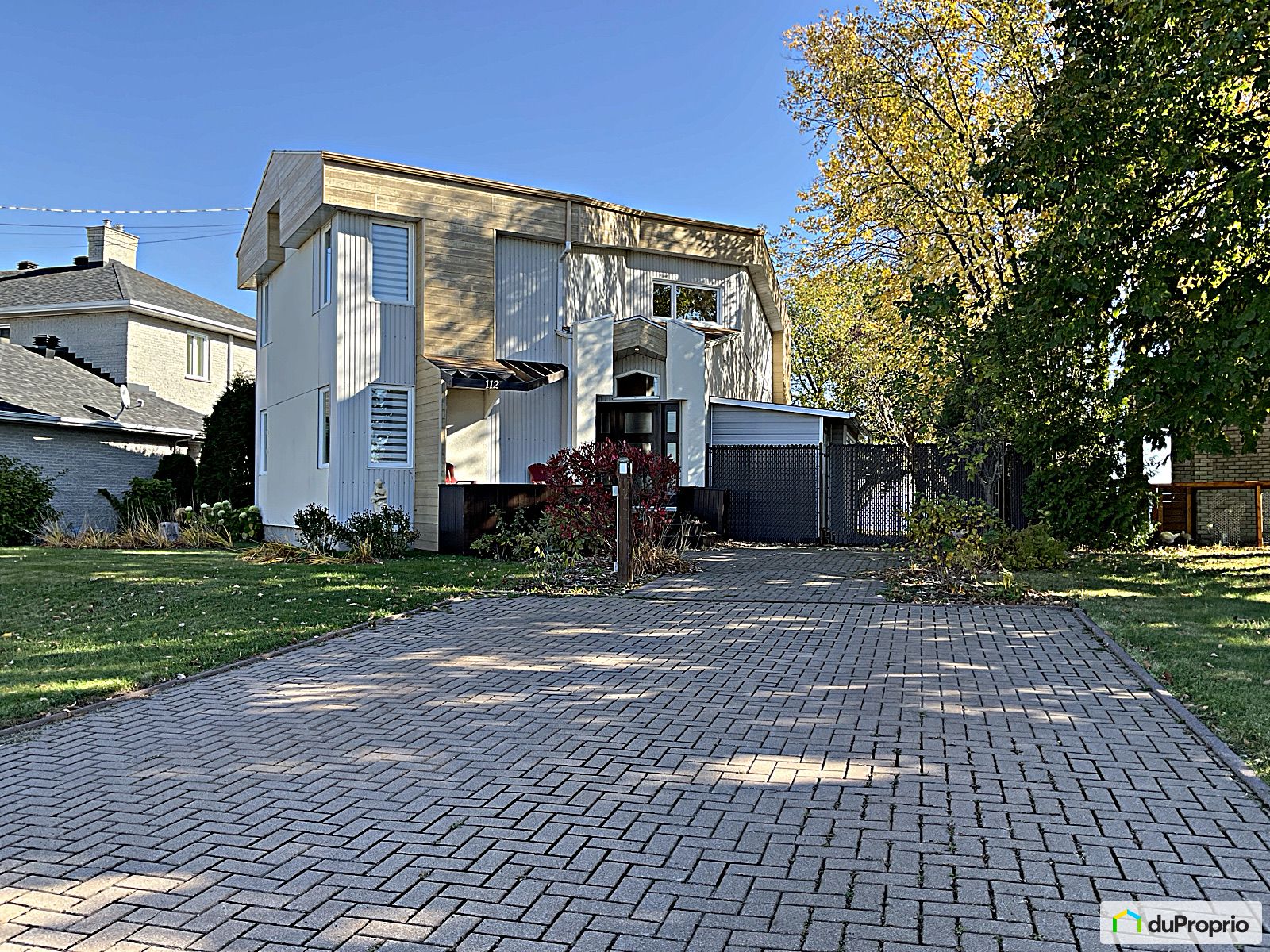 Maison 2 étages à vendre Roberval 4 chambres 2 salles de bain 1056268