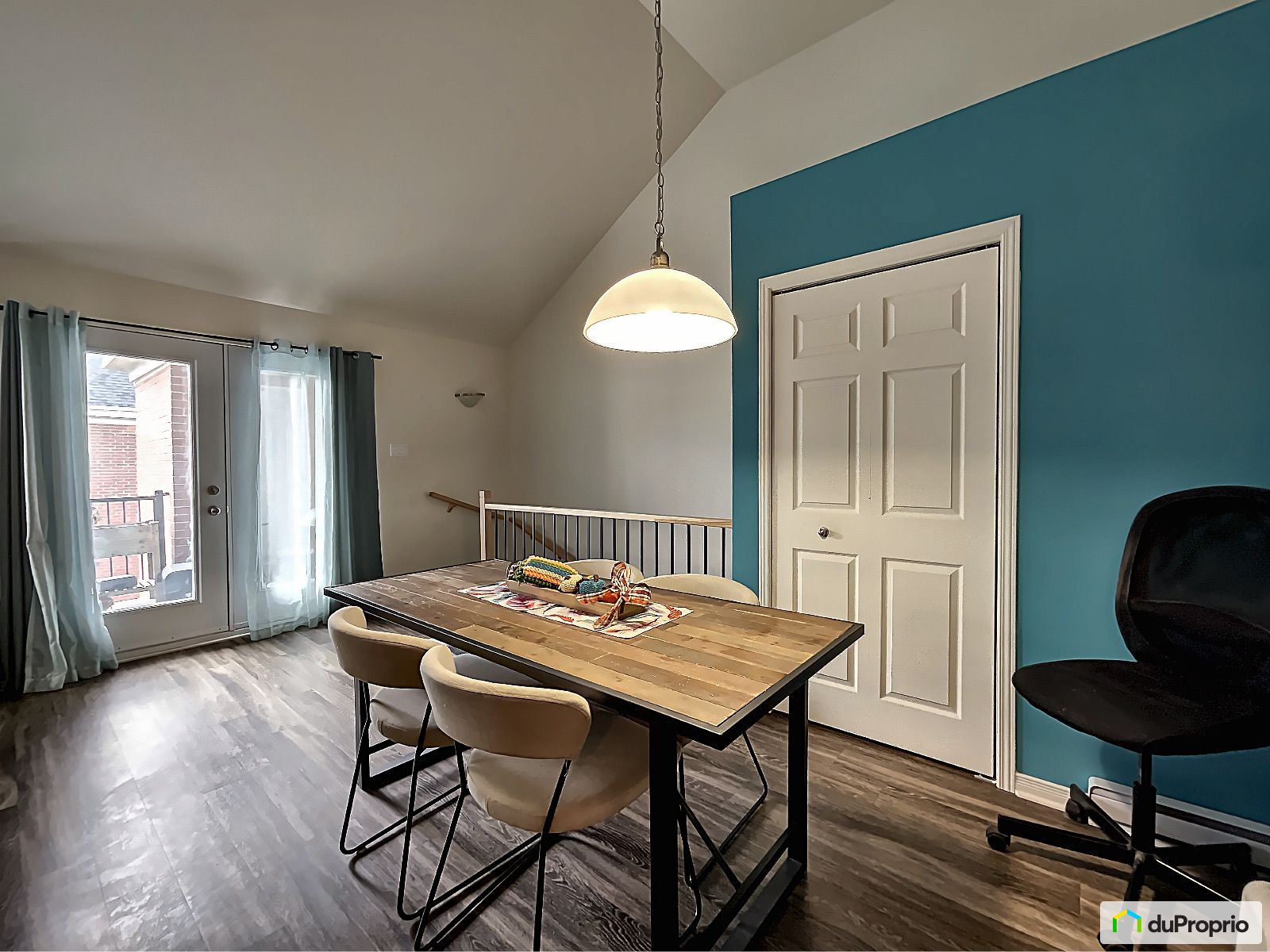 1731 Avenue De La Gare — photo 3