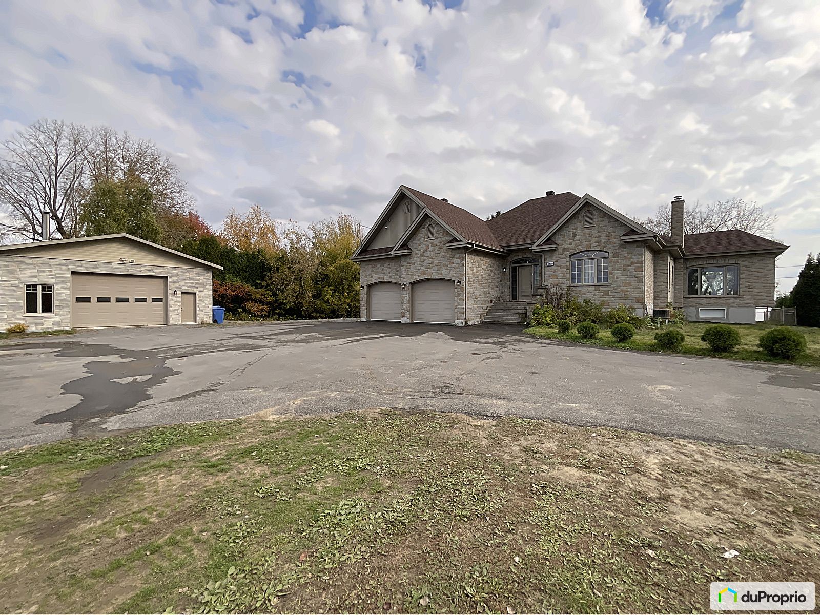 4170 Rue Notre Dame Est — photo 1