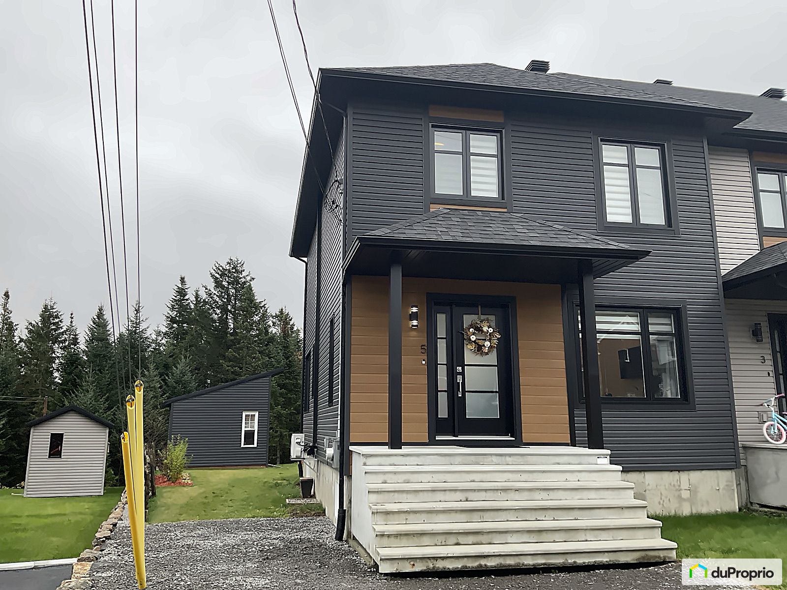 Jumelé à vendre SteBrigitteDeLaval 4 chambres 2 salles de bain 1057823