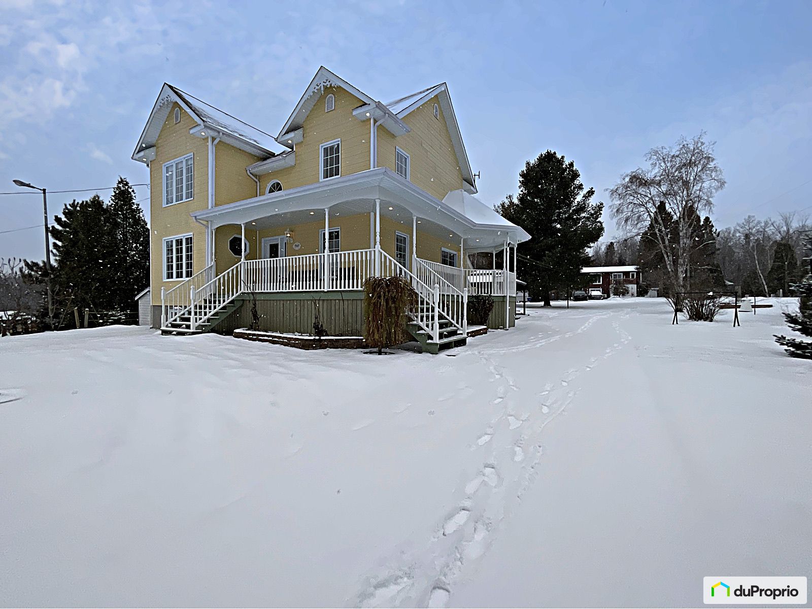Maison 2 étages à vendre Jonquière (LacKénogami) 4 chambres 1054398