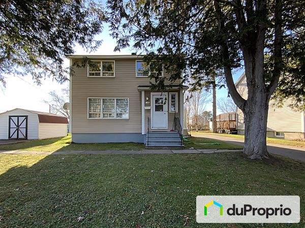 148A-148B, rue de Gatineau, Maniwaki for sale