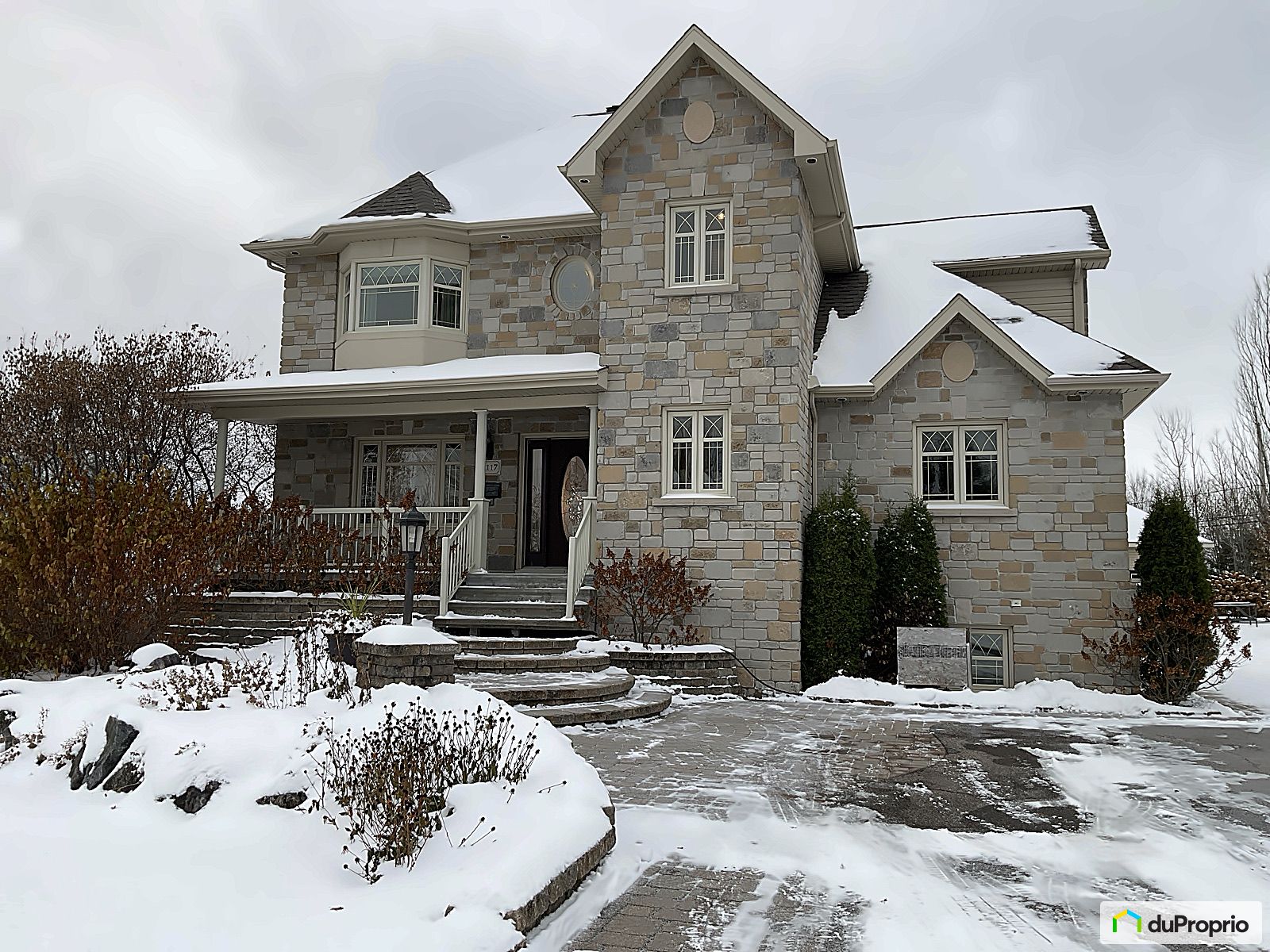 Maison 2 étages à vendre Jonquière (Jonquière) 7 chambres 1058673