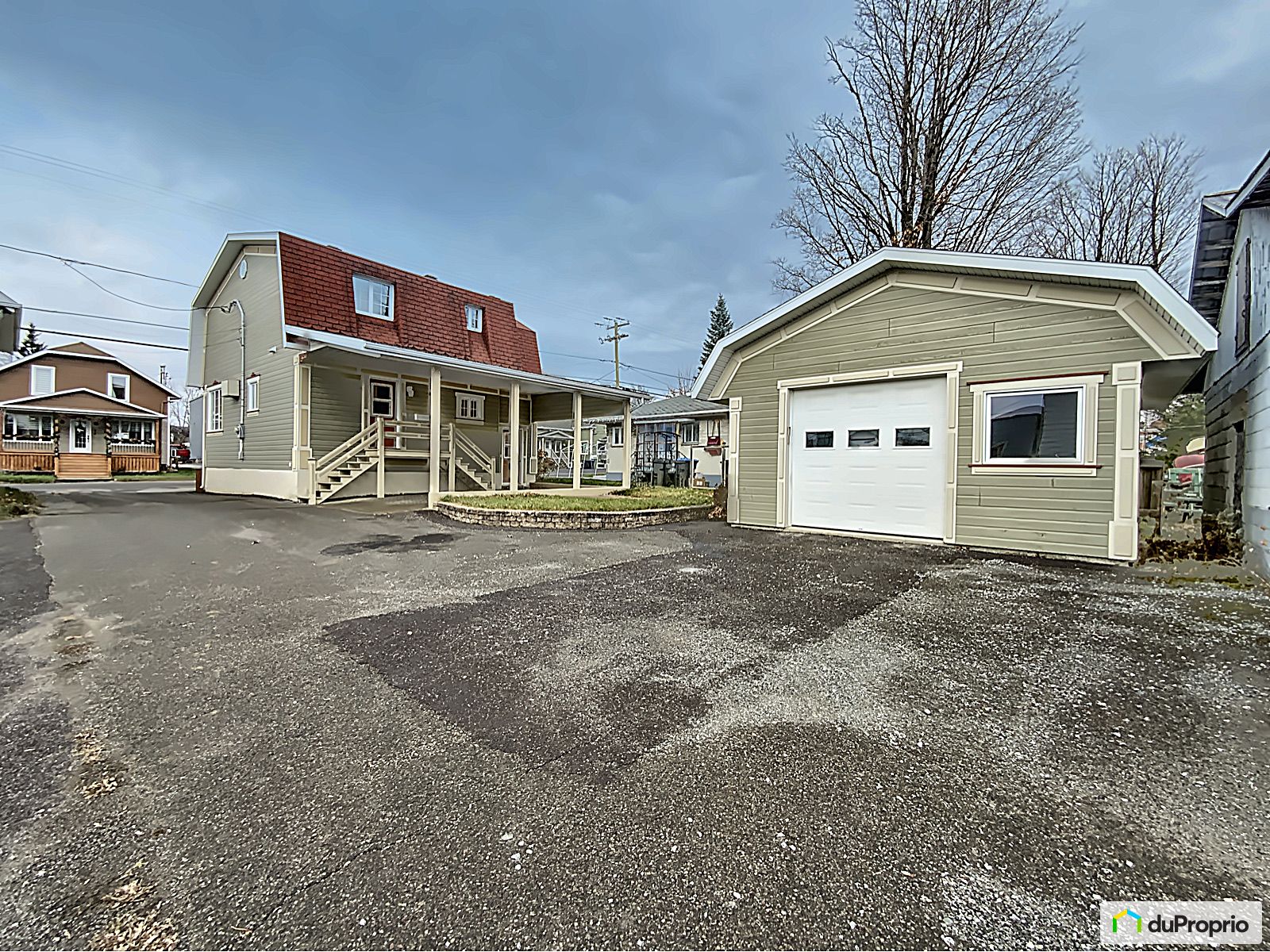 Maison 2 étages à vendre Pohénégamook 4 chambres 2 salles de bain 1058744